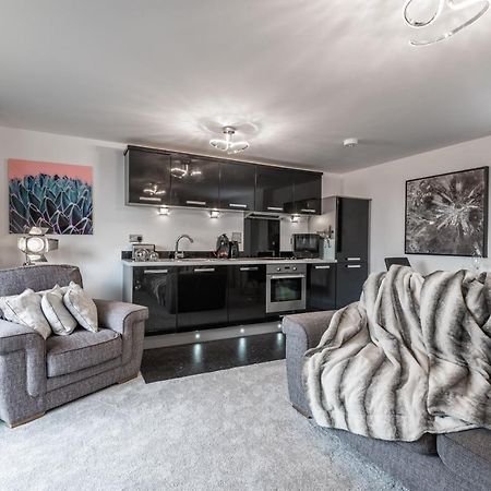 Luxurious River View Apartment With Terrace Worcester Buitenkant foto
