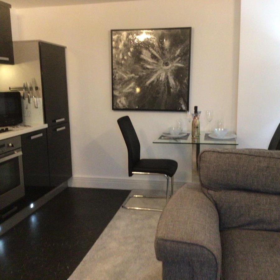 Luxurious River View Apartment With Terrace Worcester Buitenkant foto