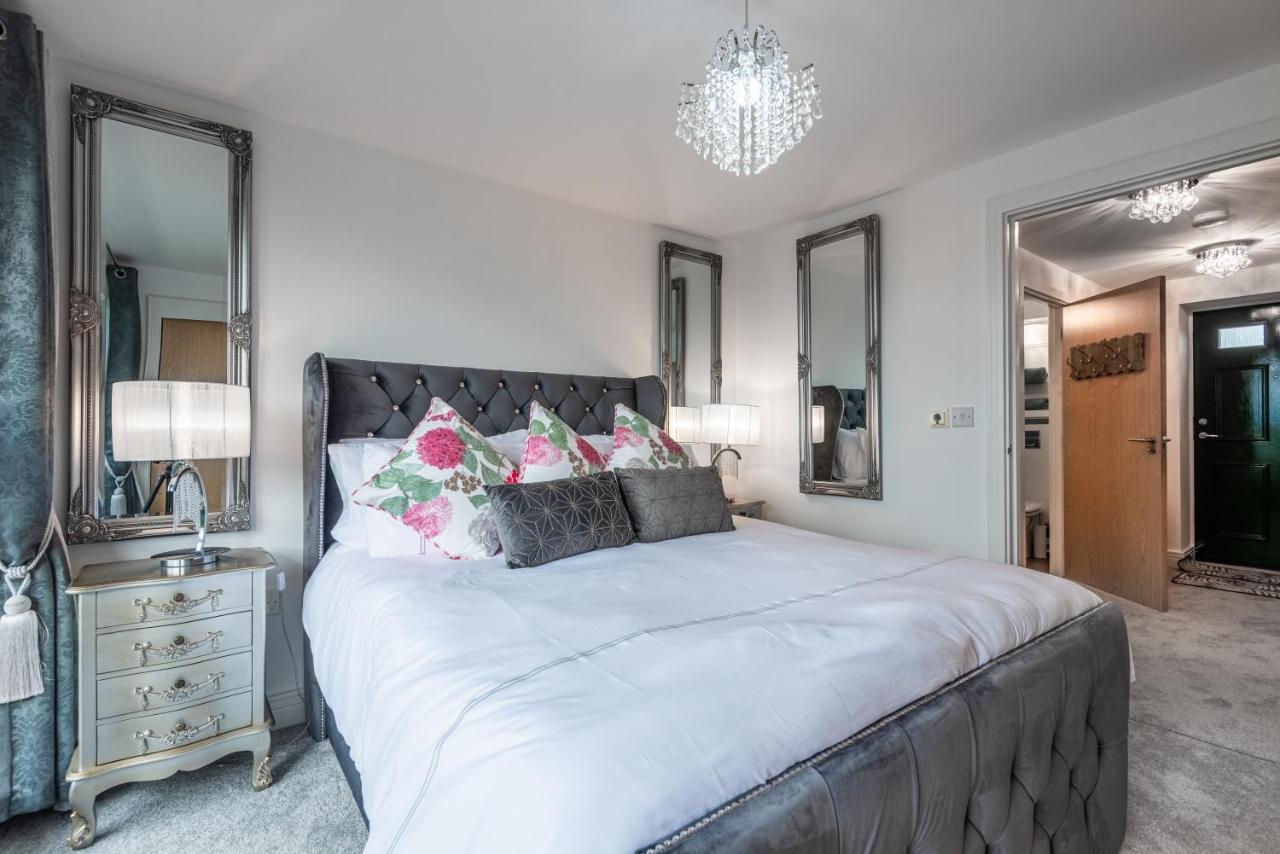 Luxurious River View Apartment With Terrace Worcester Buitenkant foto