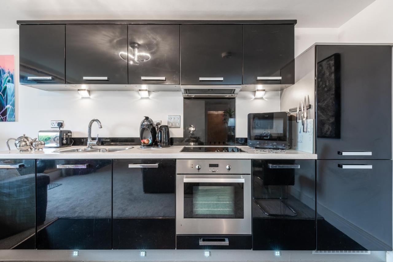 Luxurious River View Apartment With Terrace Worcester Buitenkant foto