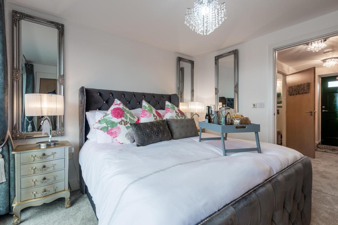 Luxurious River View Apartment With Terrace Worcester Buitenkant foto