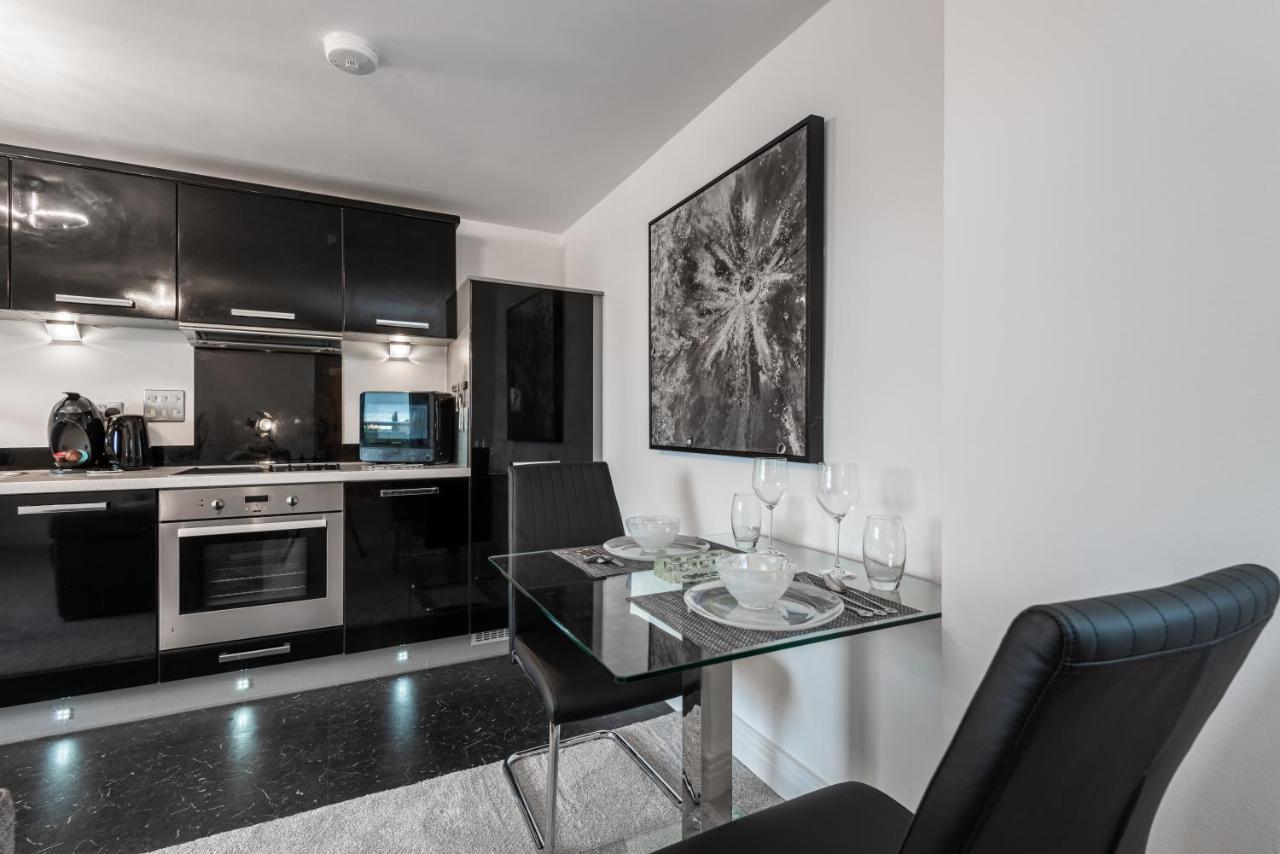 Luxurious River View Apartment With Terrace Worcester Buitenkant foto