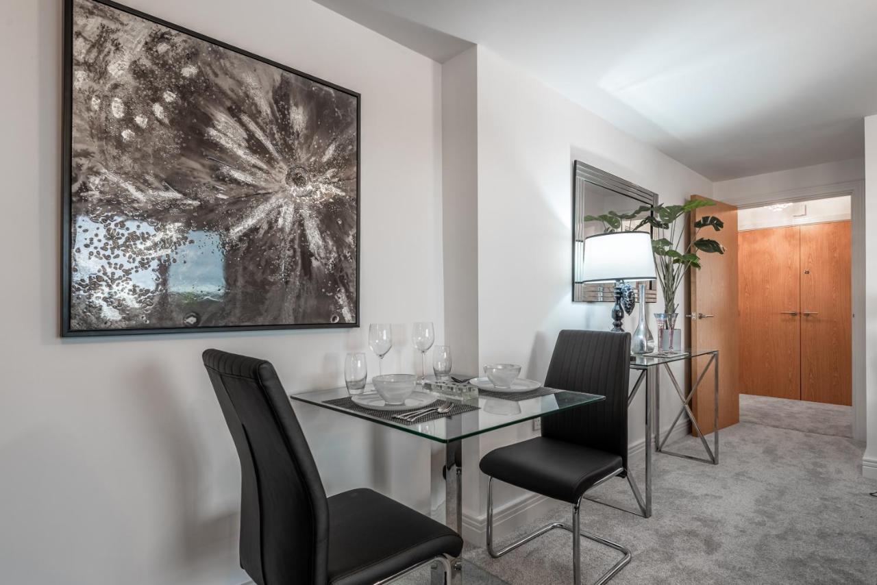 Luxurious River View Apartment With Terrace Worcester Buitenkant foto